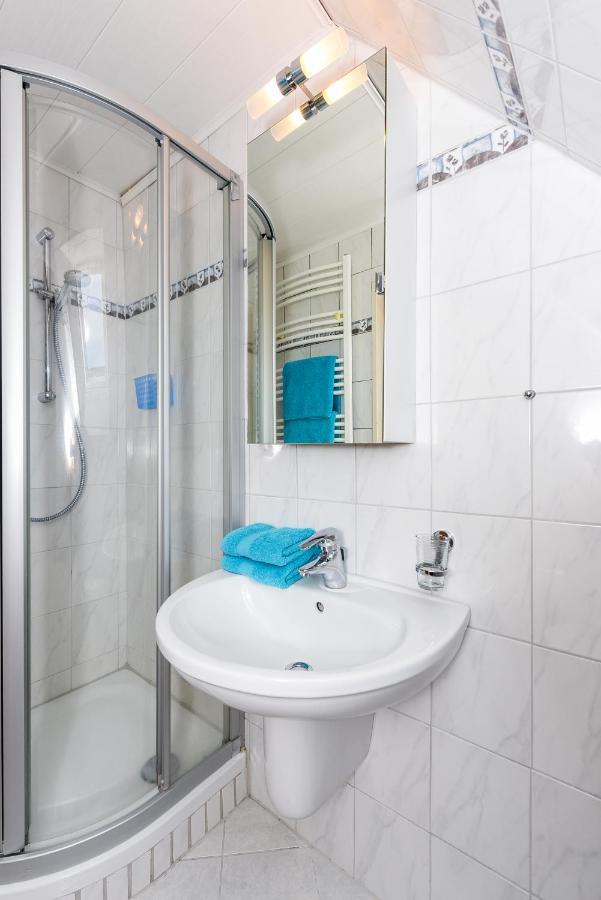 Ferienwohnungen Im Haus Waterkant Neuharlingersiel Kültér fotó