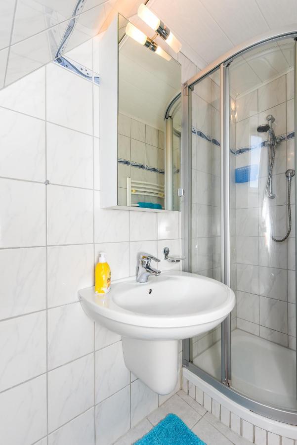 Ferienwohnungen Im Haus Waterkant Neuharlingersiel Kültér fotó